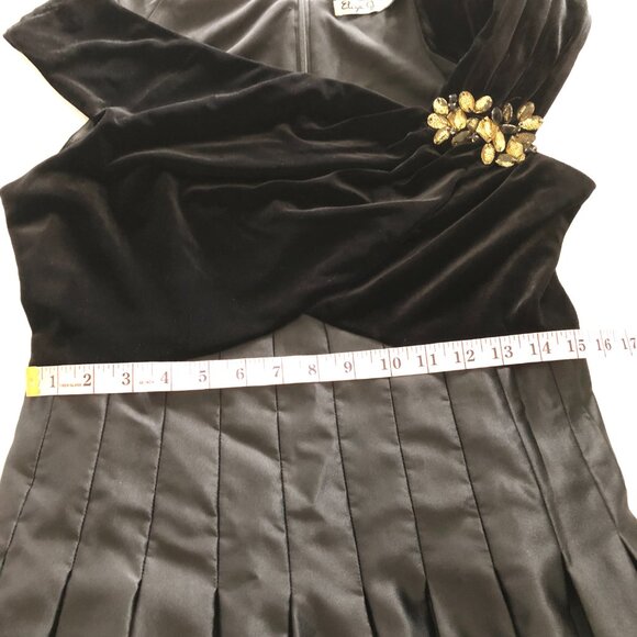 Eliza J Black Velvet Contrast Pleated Fit and Flare Cocktail Evening Dress Sz 12 - Picture 8 of 11